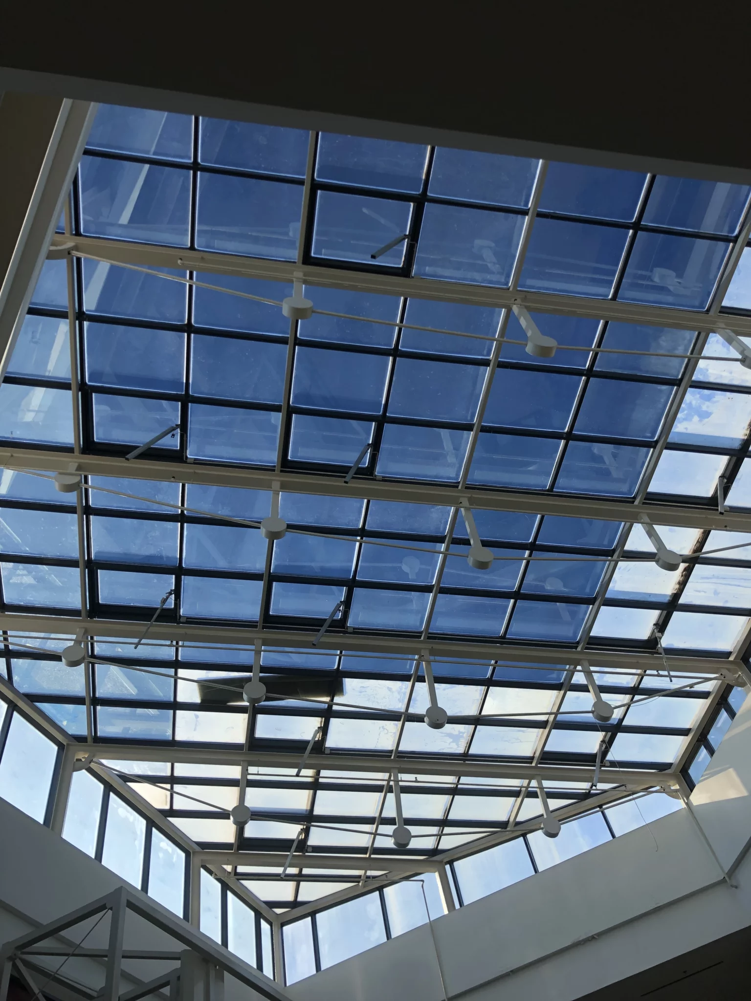 reflektív épületüveg fólia, kiemelten ajánjluk irodaépületek számára